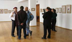 Выставка шаржей Михаила Шабалина в библиотеке Пушкина